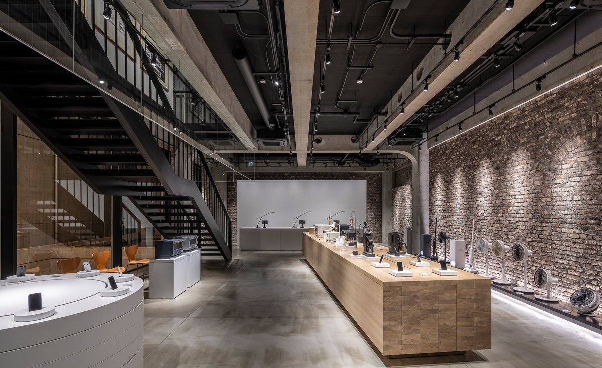 Nikken_Global's tweet photo. Redefining the Buying Experience: BALMUDA The Store Aoyama
The minimalist two-story store embodies the company’s #vision and "Museum+Lounge" #concept.
Learn more: https://t.co/vOP97SocHz

Photo: Kenji MASUNAGA
#ExperienceIntegrated #NikkenSpaceDesign #InteriorDesign #Design https://t.co/C3CRjkCc6B