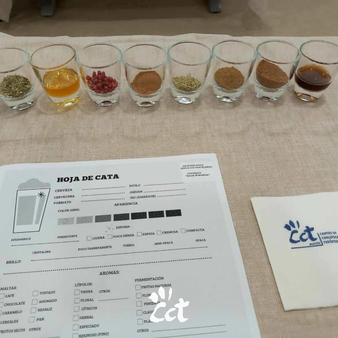 cctmurcia's tweet photo. 🍻📸 ¡Nos encanta compartir momentos de aprendizaje y diversión!  

🍺  Nuestros alumnos descubrieron las cervezas locales a través del curso "Cervezas made in Murcia" impartido por Ángela Marulanda. 

#CCTMurcia #SoyCCT https://t.co/Rjod0nqkI3