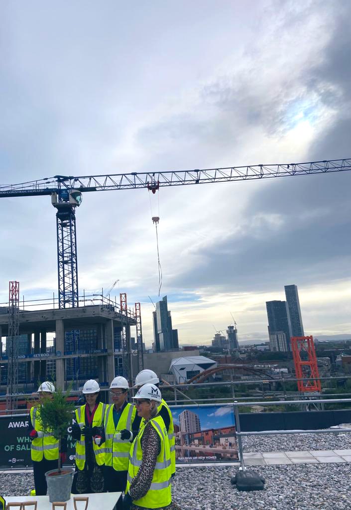 Zerum_'s tweet photo. Yesterday saw another great milestone at @MiddlewoodMcr where we joined them for the topping out ceremony of the Railings 🙌🏻 https://t.co/wvZJJ2uBYv