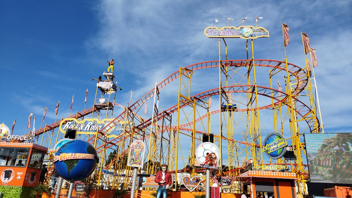 AcidWear's tweet photo. #Cannstatervolksfest #Stuttgart #rollercoaster #coastercount https://t.co/ZUpZq2Kax4