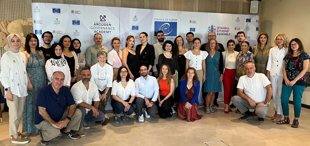 CoEDemocracy's tweet photo. 🇹🇷 5-day intensive training on participatory tools for local authorities and civil society in Istanbul successfully concluded. A new generation of practitioners ready to put engagement of citizens in #decisionmaking in practice! Next stop: Ankara. ↪️https://t.co/AmgyoXeRFB https://t.co/GuHwfbcPdy