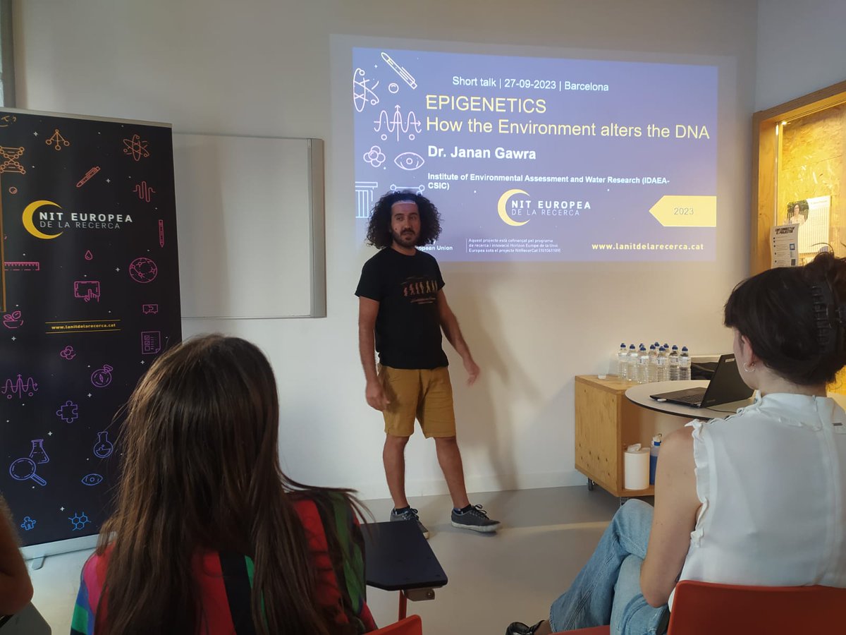 IDAEA_CSIC's tweet photo. 🧬 How does the environment affect our #DNA?
This is what @JananGawra explained yesterday at the 🌙🔬#EuropeanResearchersNight, focusing on the basics of #epigenetics and the objective of the
@EPIBOOST22 project.
+ about #EPIBOOST👉https://t.co/eSyd5HsND4
#NitRecerCAT23 https://t.co/Twca4K2gxX