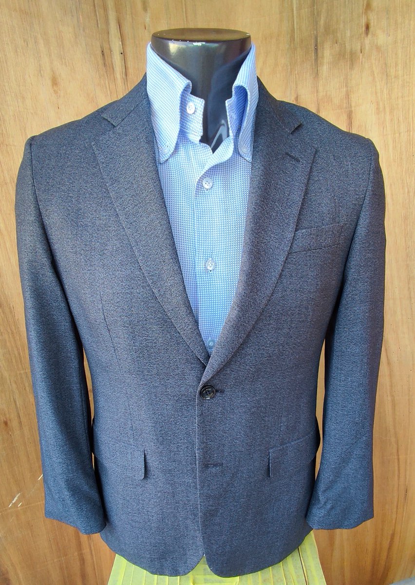 Labonnechemise's tweet photo. Le Charisme de cette chemise est indéniable..
Avec un blazer personne ne  peut te résister 💯

BLAZERS Taille 48 
12900f 
Chemises  taille L 6000f 

https://t.co/YPe2QcRMvL 
Se faire plaisir fait du bien

Bonne journée ✨ https://t.co/Xs0zSNIVx1