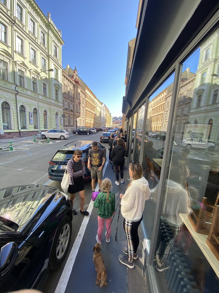 PROOOOOOOOČ tady je to parkoviště ?????? 
<a href="/Praha_8/">Praha 8</a> 
<a href="/parkovanivpraze/">Parkování v Praze</a>