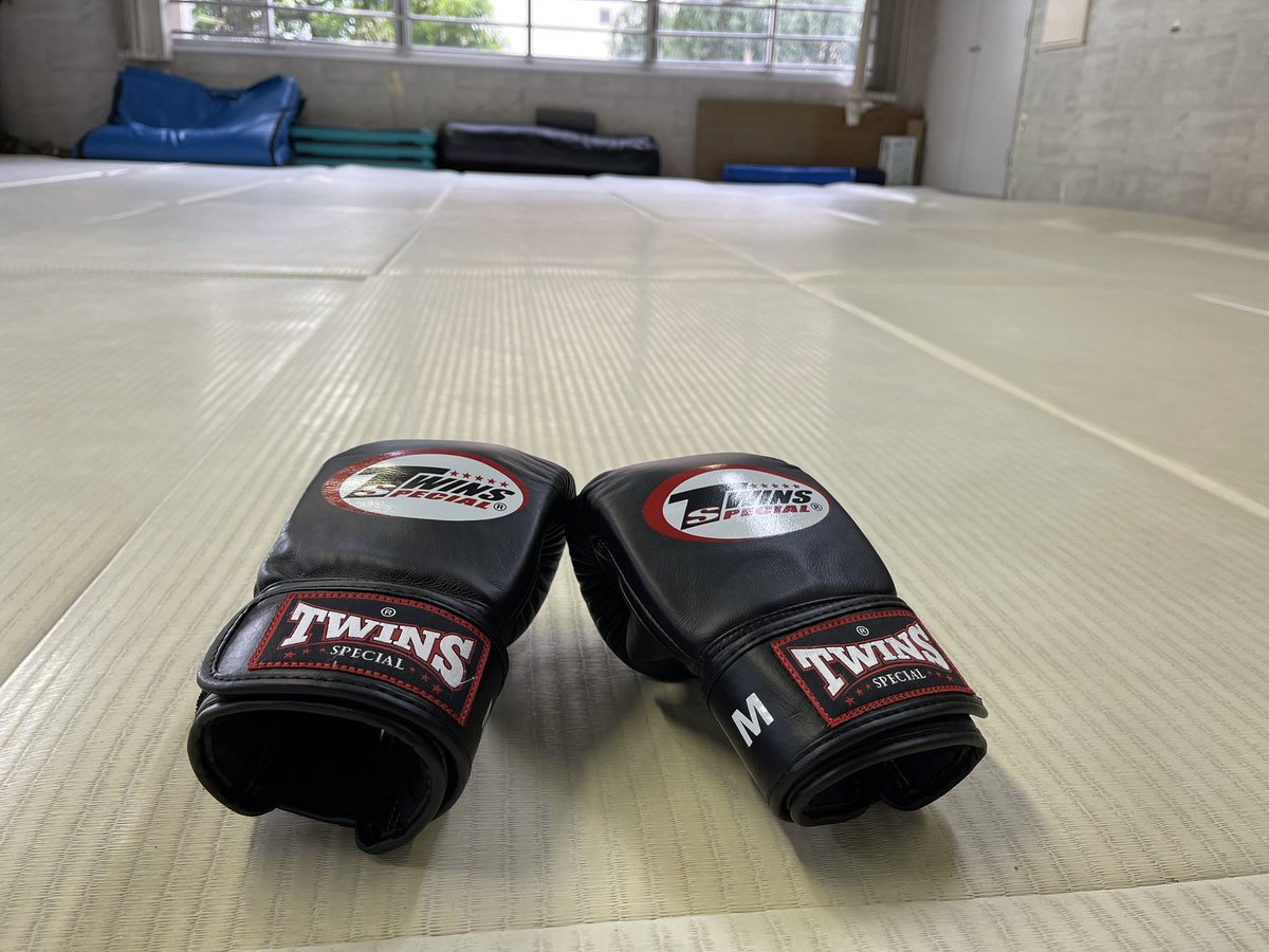 Tsutomu_Kano's tweet photo. 今日は筋トレ&ミット打ち
両方だったのでヘロヘロです。
#六本木 #ボディープラント
#BERNARDACKAH #berufit
#筋トレ #ミット打ち #ヘロヘロ
#tom_kano
#kanoweddingoffice https://t.co/e6DwxYUDxZ
