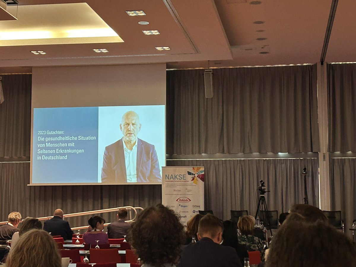 DeferJakob's tweet photo. Jetzt geht es los beim #NAKSE in #Berlin - #SelteneErkrankungen gemeinsam angehen, weiter Wege finden und Möglichkeiten identifizieren, dass gemeinsam Probleme gelöst werden. Ich bin gespannt auf gute Diskussionen 💪🏻👍🏻 https://t.co/KDCpMFoC7T