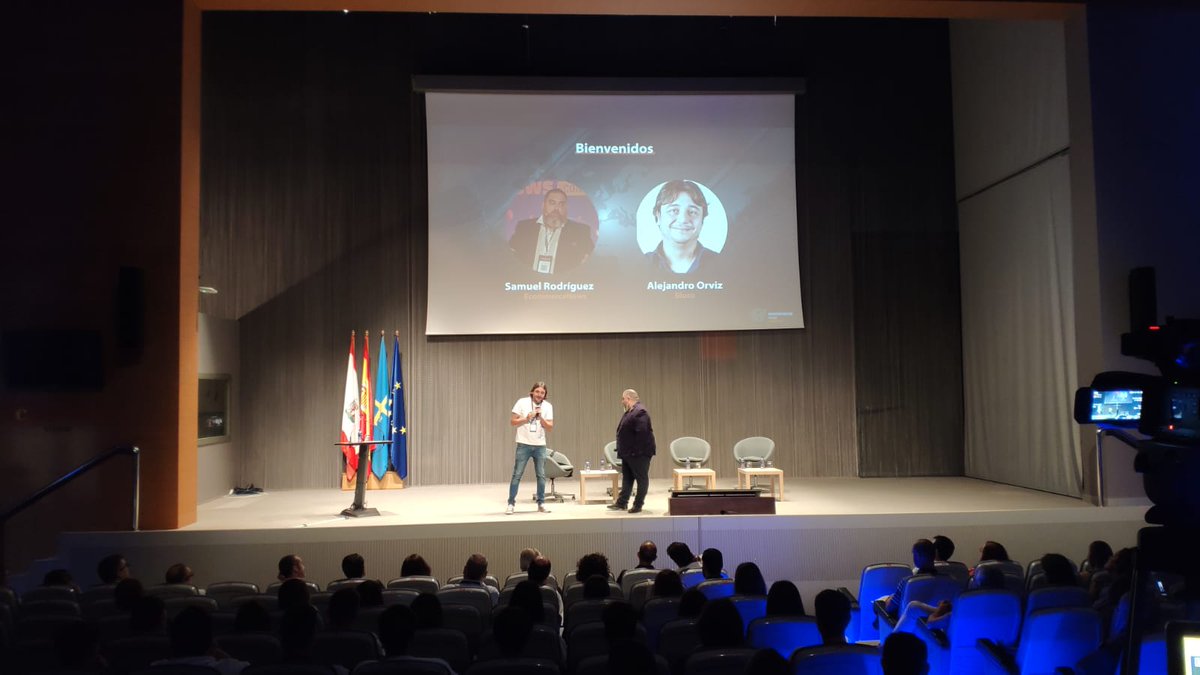 Ecommerce_es's tweet photo. 🟧 @csdelacruz, CEO de @Ecommerce_es, y @AlejandroOrviz, CEO &amp; Founder de @bluco_spain, dan la bienvenida al #EcommerceTourGijón. ¡Comenzamos! 🔝🚀 https://t.co/KODoPEMCPI
