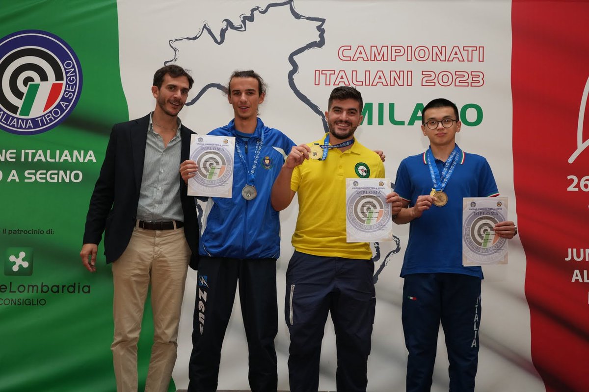 uits_sport's tweet photo. 🇮🇹📸 Gli scatti del secondo giorno dei Campionati Italiani di Tiro a Segno 2023, con le vittorie di Tesconi nella pistola ad aria compressa, di Varricchio nella pistola sportiva, di Gambaro nella carabina tre posizioni, e i successi juniores di Mastrovalerio e Magnani https://t.co/TCgRCbzBxD