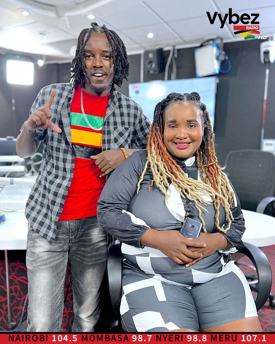 Inna de yard pap! Na inapigwa ki #TBT...Unaipokea ukiwa wapi?
#VybeAYard 
<a href="/Browngalnessa/">browngal a gal nessa</a> &amp; <a href="/SpapaDeh/">SPAPA DEH</a>