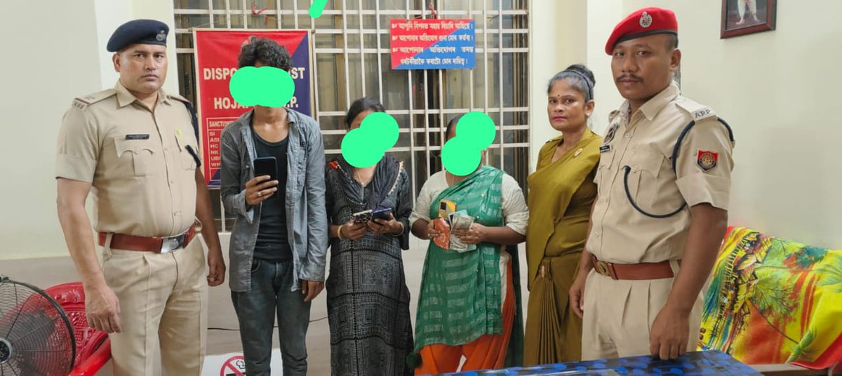 On 25-09-23, 16:40 hrs, at the time of arrival of T/No-15770 at HJI, PF No-1, ASI/ Raja Uddin Shah along with HC/ Anuwar Ali of RPF/POST/ HJI have arrested 03 TOPB offenders (one male and two females) with the recovery of 06 Nos. mobile phones. Total value=Rs.81400/-