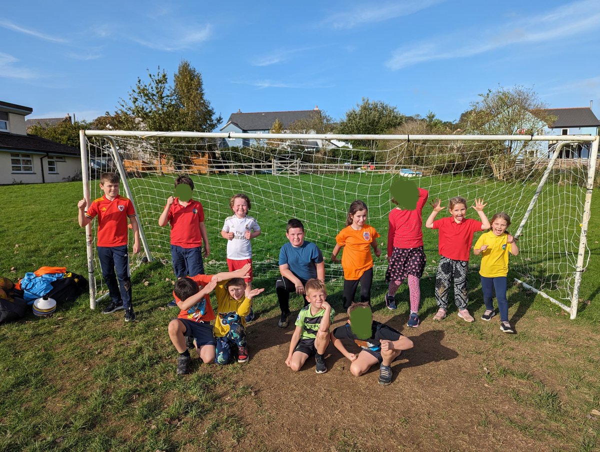 BmoCoaching's tweet image. CLWB TALYBONT 🤸🏼‍♀️

Great fun at @YsgolTalybont on Tuesday! Lovely to see everyone again since the summer! Can’t wait for next week already 💪🏻😁

#chwaraeon #clwb #talybont #aberystwyth #afterschoolclub #sport #fun