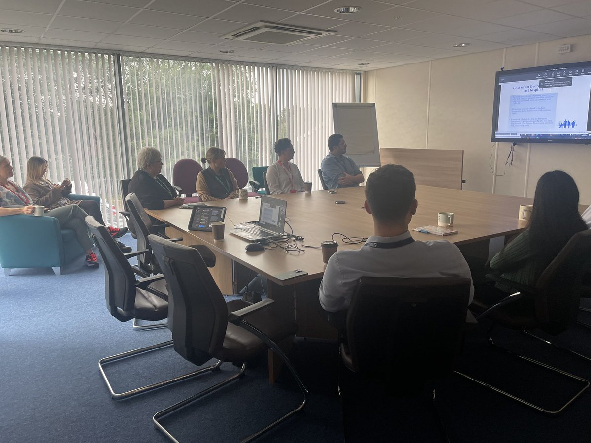 CersResearch's tweet image. Passionate presentation from Karen @COPDNurses_UHL @CersResearch today on frequent COPD attenders &amp;amp; the cost to the NHS/ @Leic_hospital #QI project for Personalised care needs, action plans &amp;amp; joint goal setting between patients and HCP. Looking forward to seeing the outcome👀