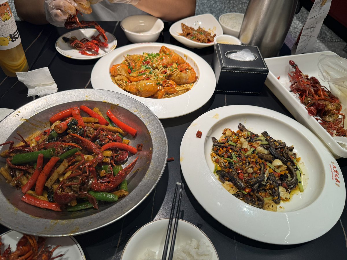 天宝兄弟吼吼吃啊😭😭