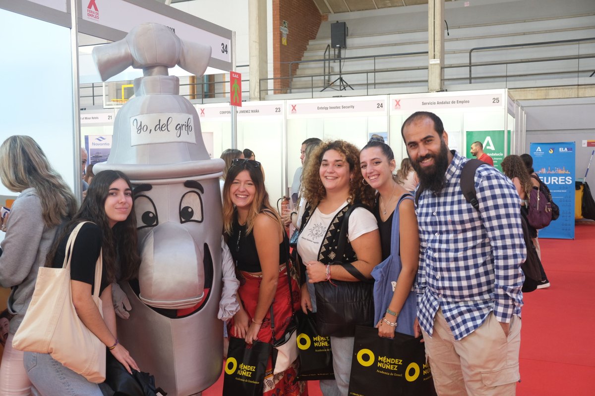 😀⛲️ Jueves de #FeriaEmpleoUS con <a href="/emasesa/">emasesa</a> 

🌟Trae tu talento y encuentra tu #empleo en la US

⏰Hasta las 19h en el Pabellón Deportivo de Ramón y Cajal: portalvirtualempleo.us.es/x-feria-de-emp…