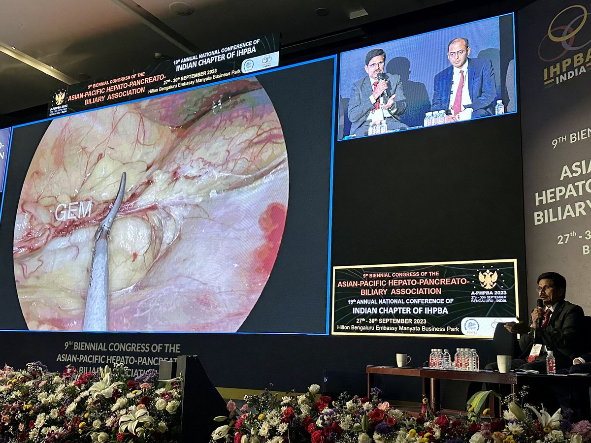 First ✨ highlights from @APHPBA2023 🇨🇳 Prof Miao and the 40/40 rules for PDAC according to @ProfessorMWB before showing arterial divestment 👗 🇯🇵 The Nakao / mesenteric approach for PDAC involving SMA / SMV 🇮🇳 Palanivelu 👑 on tips tricks of laparoscopic whipple