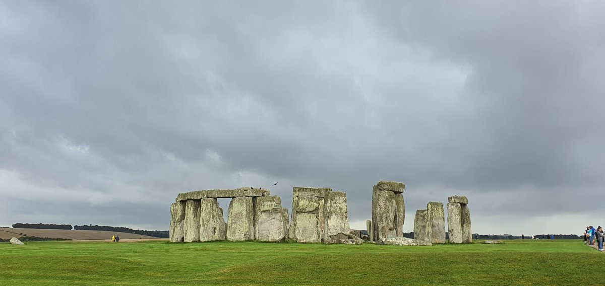 ST0NEHENGE's tweet photo. Sunrise at Stonehenge today (28th September) was at 7.02am, sunset is at 6.52pm ☁️ https://t.co/L5bp4xGsl1