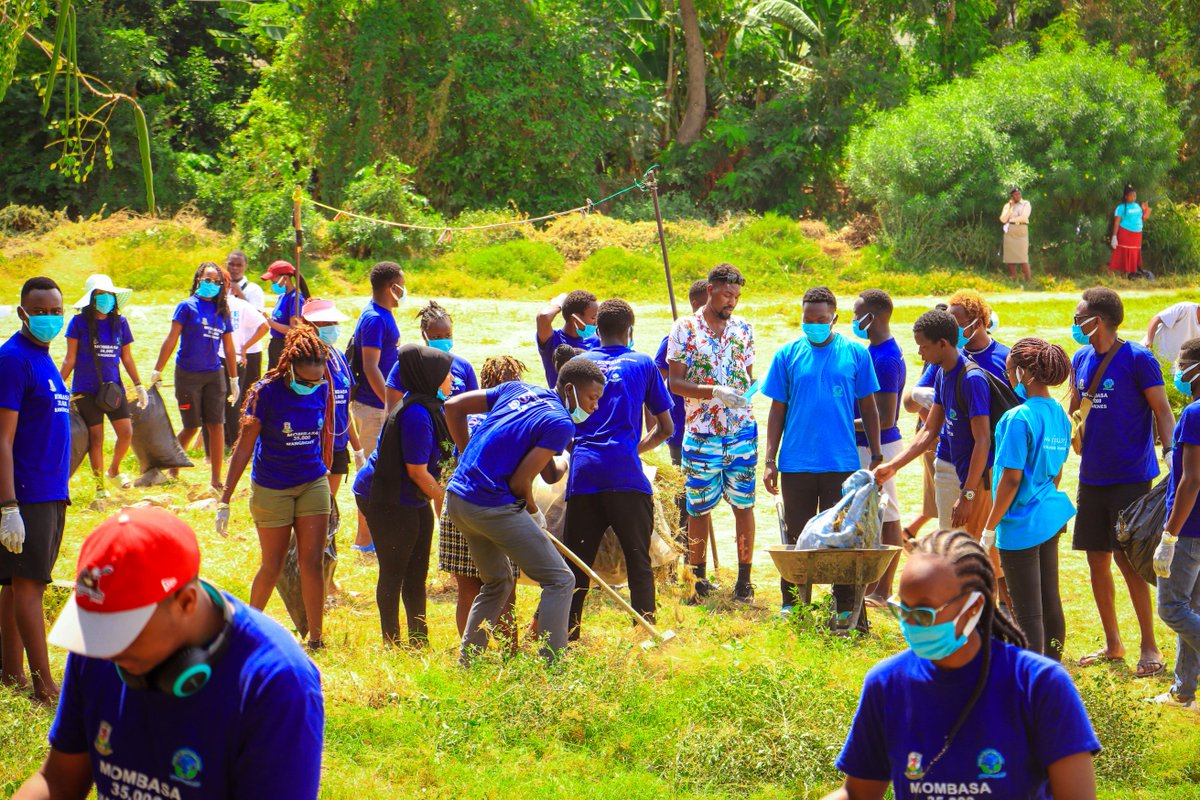 yfga_kenya's tweet image. The final day of the #Mombasa35000Mangroves project marked a significant milestone. In addition to planting #mangrovetrees, we conducted a community campaign on #solidwaste management, emphasizing the vital connection between tree planting and creating safe and sustainable