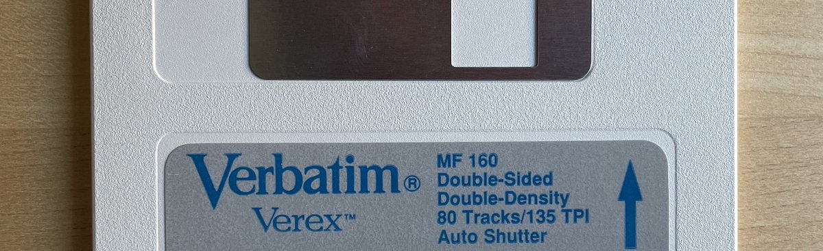 Game Studies all well and good, but how can we actually access old floppy disks? Our Adrian Demleitner (@_thgie)  has tackled the problem. 

"Working with Amiga Floppy Disks in Historical Video Game Research"

chludens.hypotheses.org/893