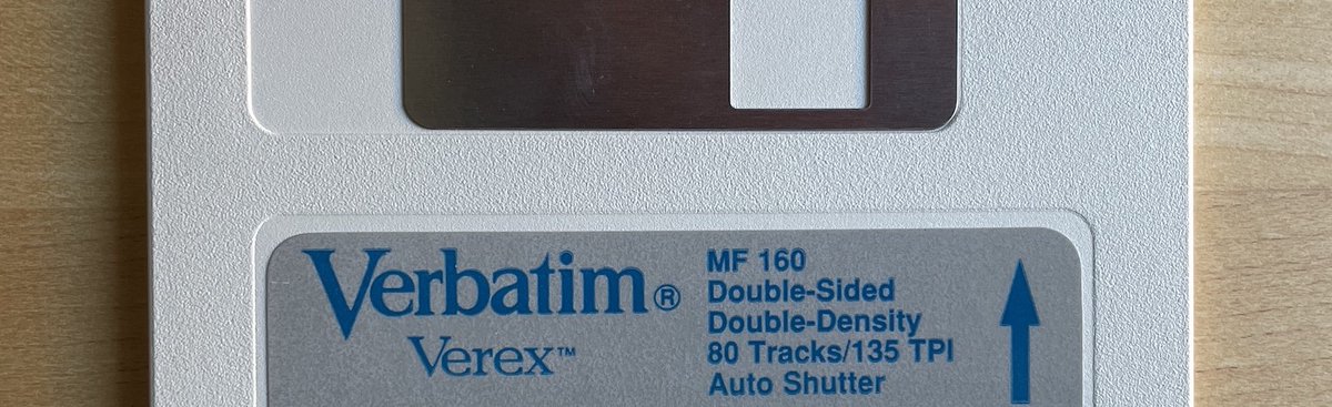 Game Studies all well and good, but how can we actually access old floppy disks? Our Adrian Demleitner (@_thgie) has tackled the problem. 'Working with Amiga Floppy Disks in Historical Video Game Research' chludens.hypotheses.org/893