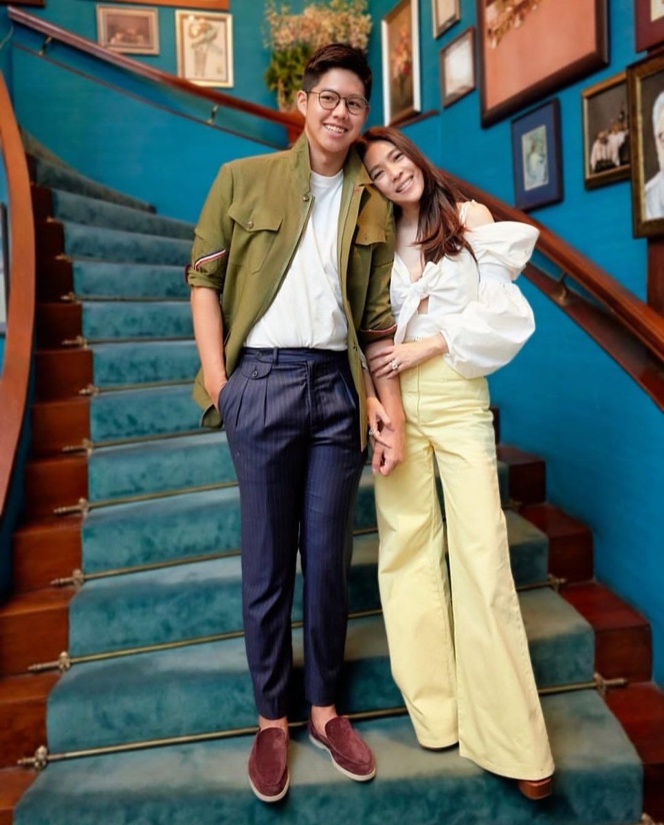 locationing's tweet image. ㅤㅤ

Raisa Notonegoro, 1978
Lebih suka memeluk brondong dari pada suami sendiri. Kalau kamu lebih suka yang mana?

ㅤㅤ