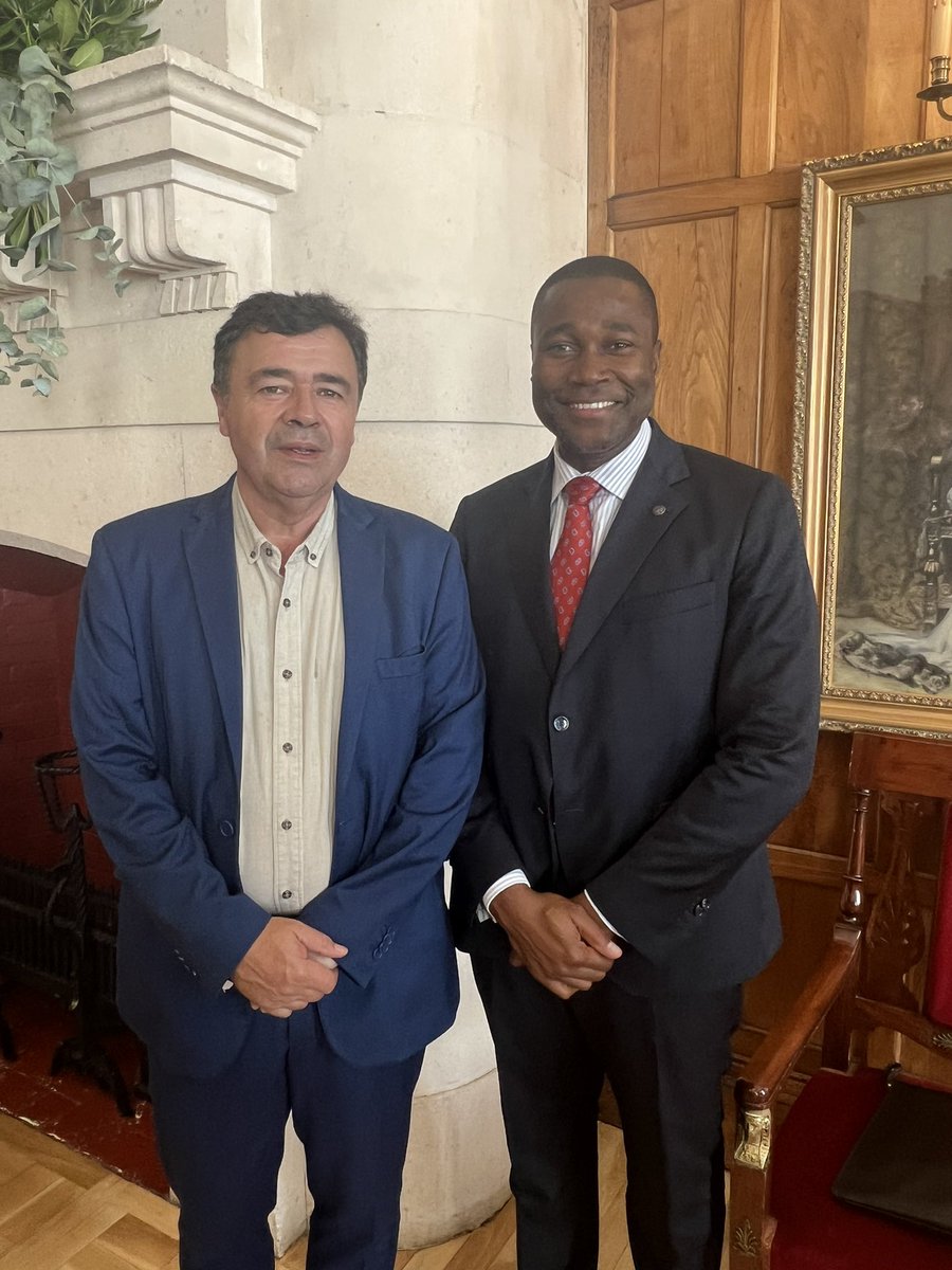 Ha sido muy interesante conversar con <a href="/tvalenzuelavt/">Esteban Valenzuela Van Treek</a> , Ministro  de Agricultura del Gobierno de Chili en el marco de la VIII edición del <a href="/gylforum/">Global Youth Leadership Forum®</a> sobre los desafíos globales de  América Latina en el sector. 🤝🌎