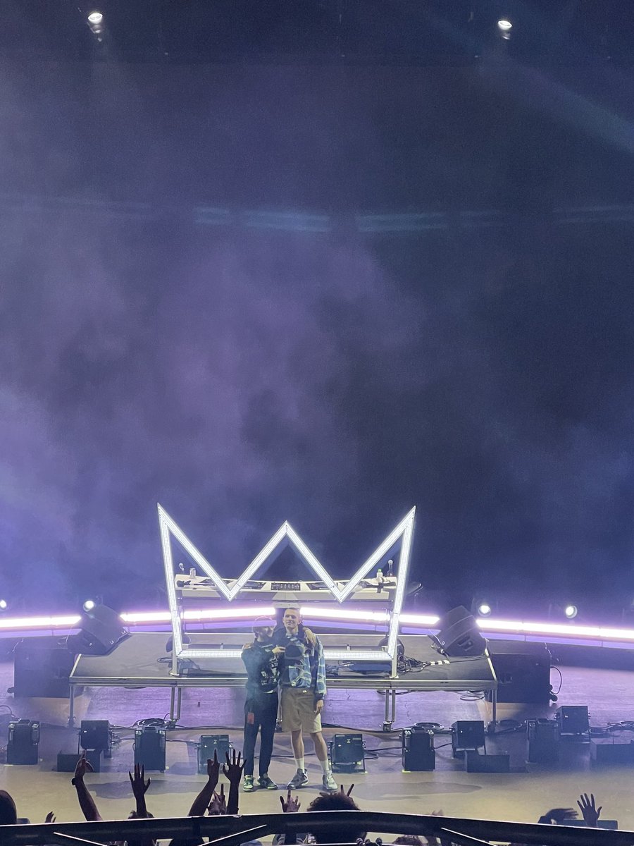 KerriganNena's tweet photo. @LouisTheChild @ Red Rocks is always such a dream ☁️ https://t.co/jWy7NsY9pK