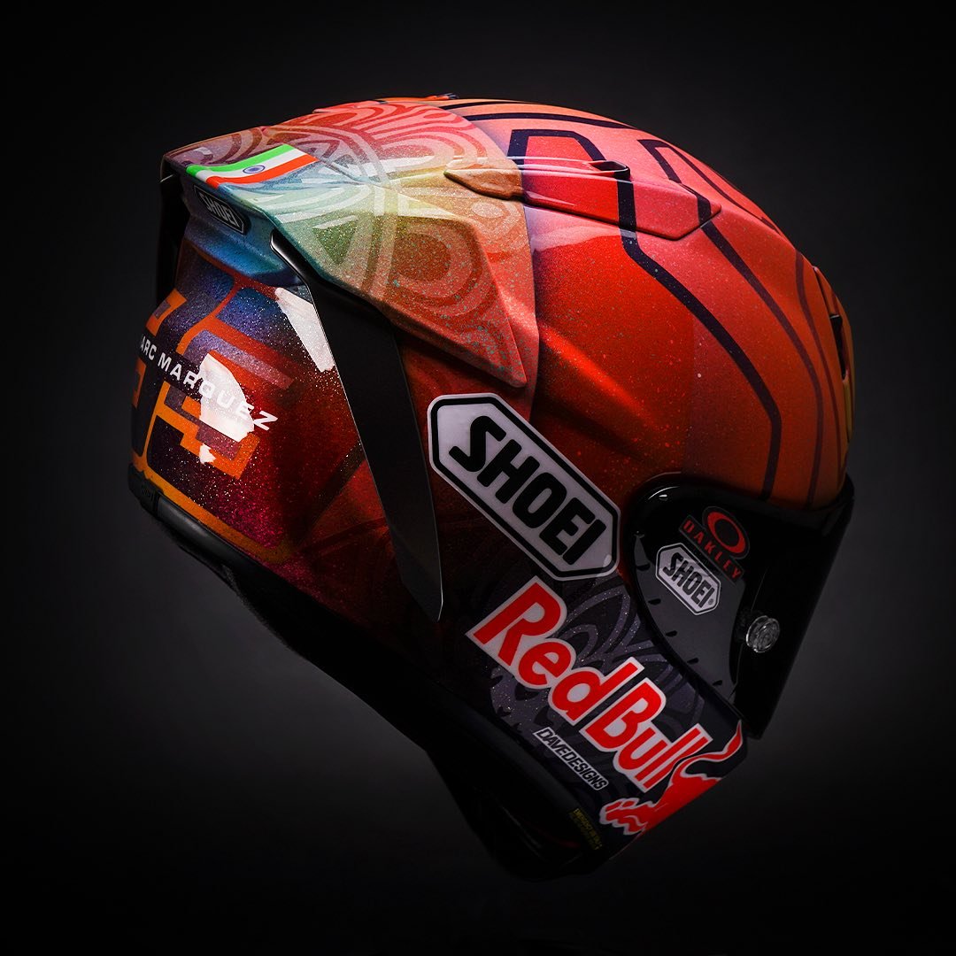 HelmetManiac's tweet photo. Marc Marquez'in geçtiğimiz hafta düşüp kalkarak 9. tamamladığı Hindistan GP'sinde kullandığı kask https://t.co/SCd5mfkldx