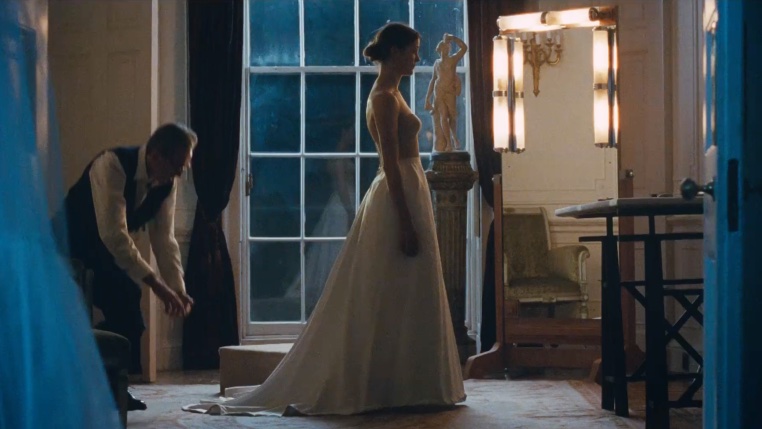 ECUfilmfestival's tweet photo. In honour of Paris Fashion Week 2023,
What is your favourite fashion-related film?
#film #movie #cinema #fashion #fashionfilm #fashionweek #fashionweekparis #TheDevilWearsPrada #PhantomThread #PersonalShopper #HouseOfGucci #filmfestival #filmrecs #moviestills #cinematography https://t.co/wN5n7sV6r8