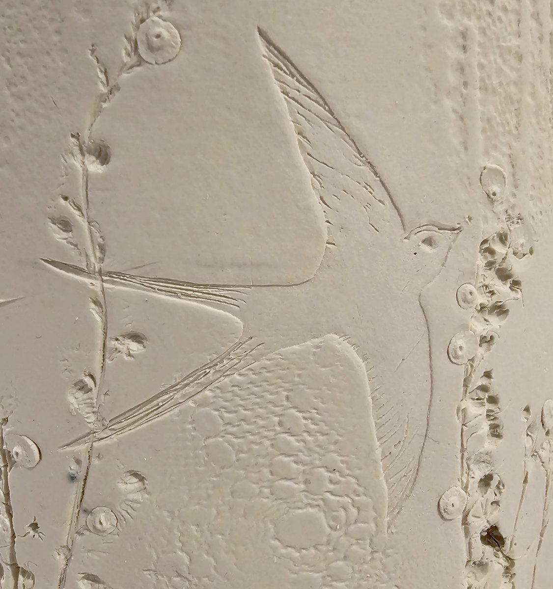 ELWCERAMICS's tweet photo. On the work bench today is a commission for an urn. I've been asked if it is possible to include flowers and birds in flight.....🐦🌷🥀
#porcelain #porcelainurn #urn #ceramics #swallowsinflight #swallows #commission #commissionart 
https://t.co/dE2iG8wJmh https://t.co/KeK7dD9yQi
