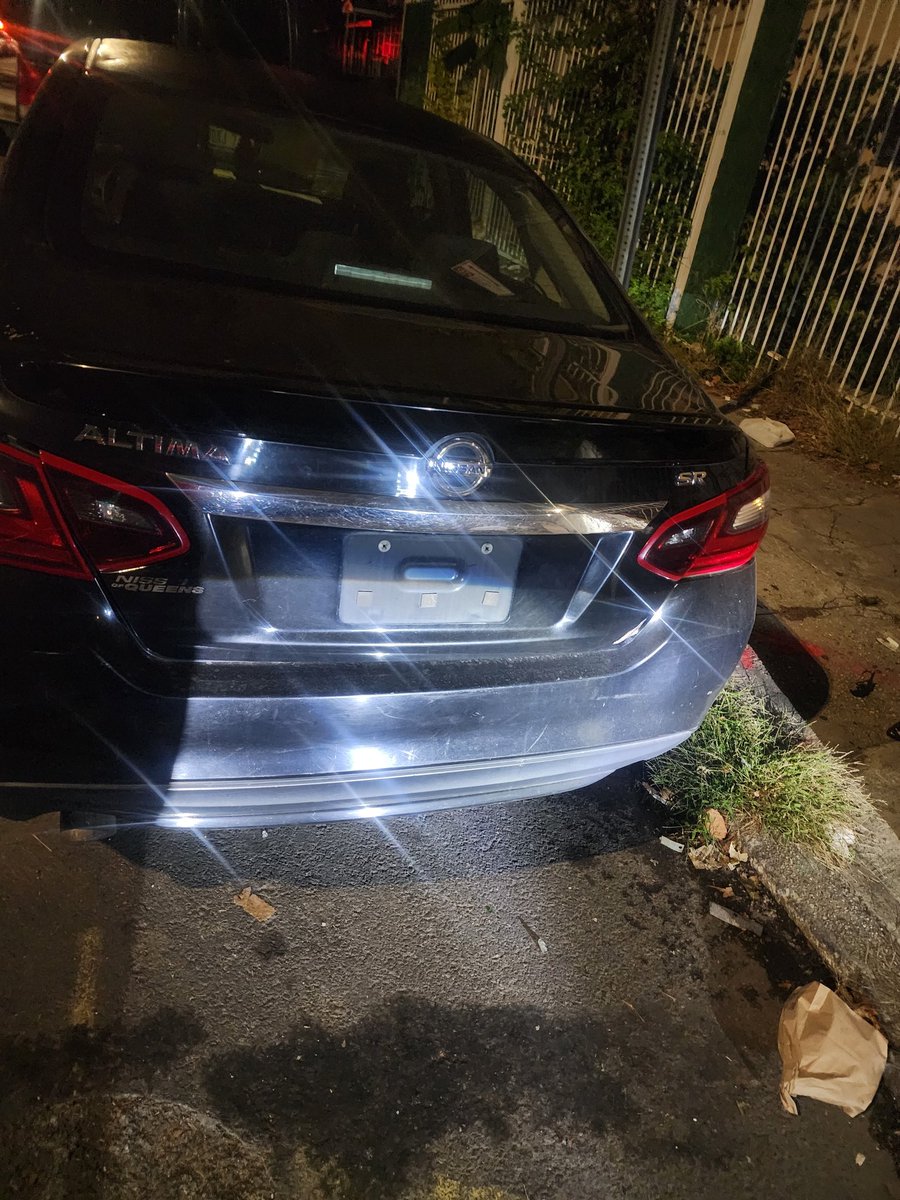 NittyRegulator's tweet photo. Black Nissan Altima, no plates. Abandoned... Lenox rd between Remsen ave and E 57th st Brooklyn. @NYCSanitation @nyc311 https://t.co/WYpbFJQcxh
