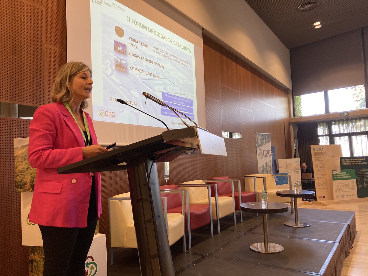 cresidusvo's tweet photo. @vabadc directora de l’Àrea de Tractament del @cresidusvo explica el projecte #BioenergyVO que aposta per la gestió eficient de la #FORM i una bona producció de #biogas i #biometa #ForumBiogas @Bioenergia_Cat @cresidusvo https://t.co/NFG8OCkaPc