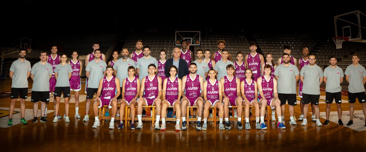 Aquesta imatge se’ns quedarà gravada PER SEMPRE.

💜🏀 #ForçaLleida <a href="/flleida/">HIOPOS LLEIDA</a> <a href="/flleidafemeni/">ROBLES LLEIDA</a> 

#HiTornem #lleida #lebor #leboro #lleida #somdeloest #lleidatanament #esportlleida #esportcatala