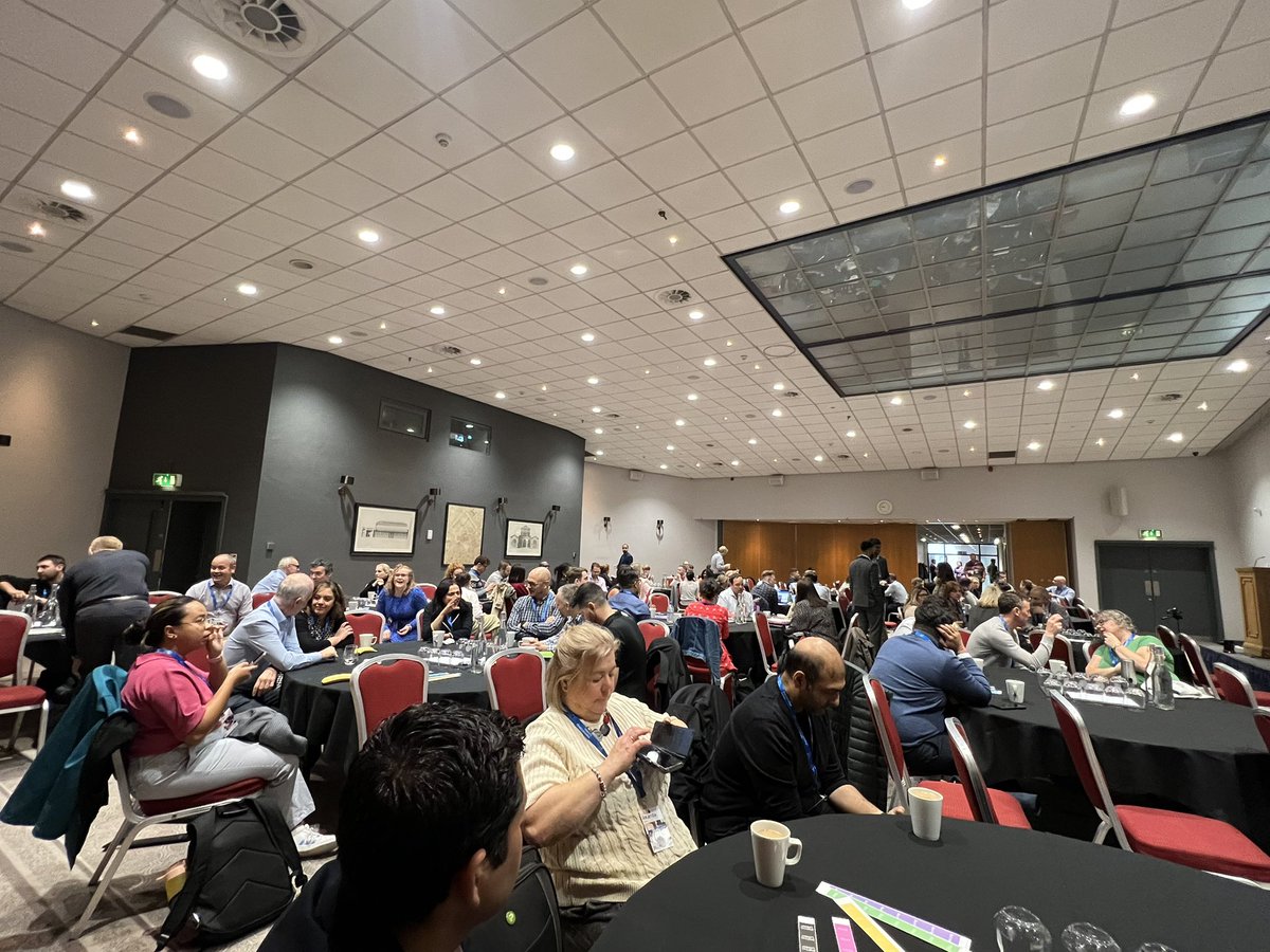 Laura Crump tweet media