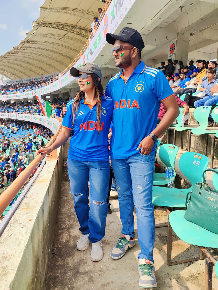 MrShamChavan's tweet photo. Photo Dump.
India VS Australia ODI Series Final 3rd ODI Rajkot. It was my pleasure to watch hitman live in cricket field. Now I can realise myself i achieved something in my life🙏
#fanmoment #ViratKohli𓃵 #RohitSharma #hitman10 #INDvsAUS #indvsausrajkot  @ImRo45 https://t.co/hTPzXyj4PC