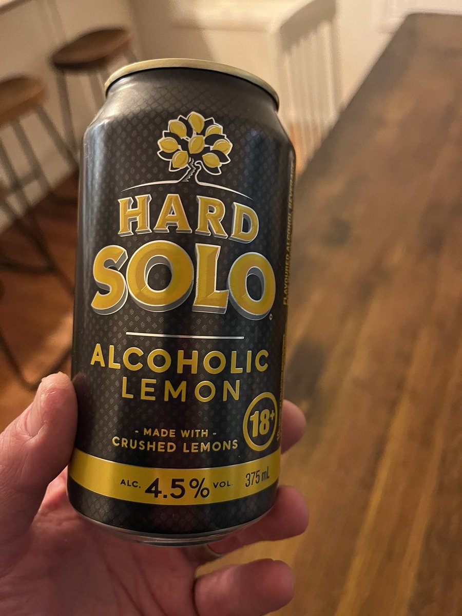 #hardsolo is it just me or should this not be a drink - tastes just like #solo, looks just like #solo - already had 10 year old son and 12 year old niece ask to have it -can should be a lot different and not appeal to young people 🤦‍♂️🤦‍♂️🤦‍♂️🤦‍♂️