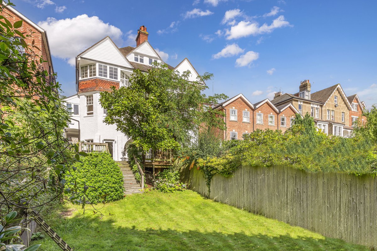 NEW LISTING! GUIDE PRICE £1.3m: Beautiful 5-bed period TUNBRIDGE WELLS house with parking in sought after central location
flyingfishproperties.co.uk/property-for-s…
#tunbridgewells #tonbridge #bidborough #southborough #penshurst #speldhurst #hildenborough #sevenoaks #bromley #kingshill #rusthall
