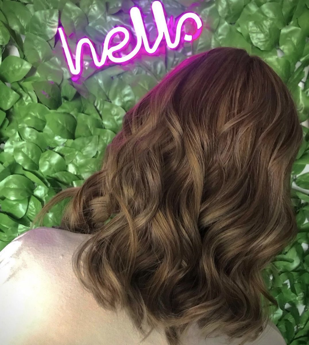 Hello 🌿🩷

We're OBSESSED with this beautiful brunette balayage bob 😍

📷 Belle Blush Salon

#peterborough #rivergatesc #haircare #hairtip #hairdresser #belleblushsalon #hairinspo #hairtips