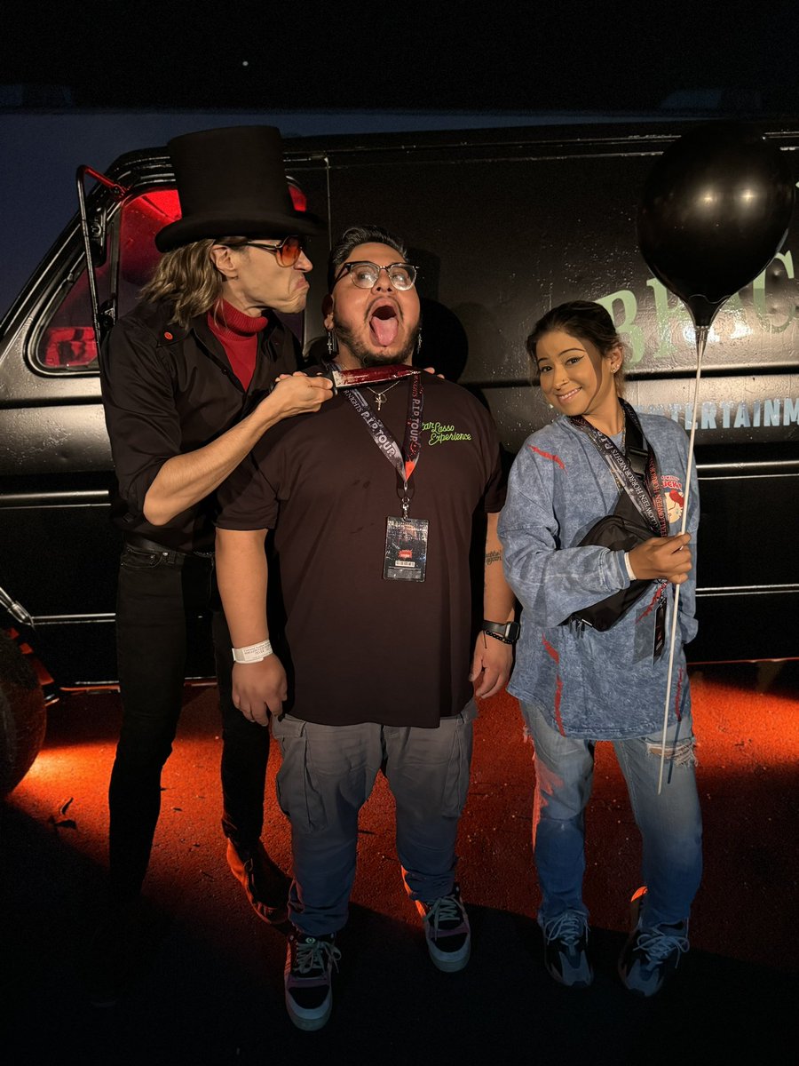 edgar_ramirez92's tweet photo. Thanks @HorrorNights what a night. Canโt beat the #RIPTour https://t.co/JsJTo0yToy