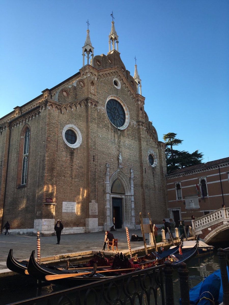 JillKerby's tweet photo. I’m escaping to #Venice in an hour for a live tour of the great Frari Cathedral w @luisella_romeo, #SianWalters &amp; @arthistoryfocus  From #MyRoomWithAView its bells waken me, its stately campanile guides me home, its artworks feed my soul. ☺️☘️ @SteveKills @GregoryDowling1 /2 https://t.co/Db7g0Z06aZ