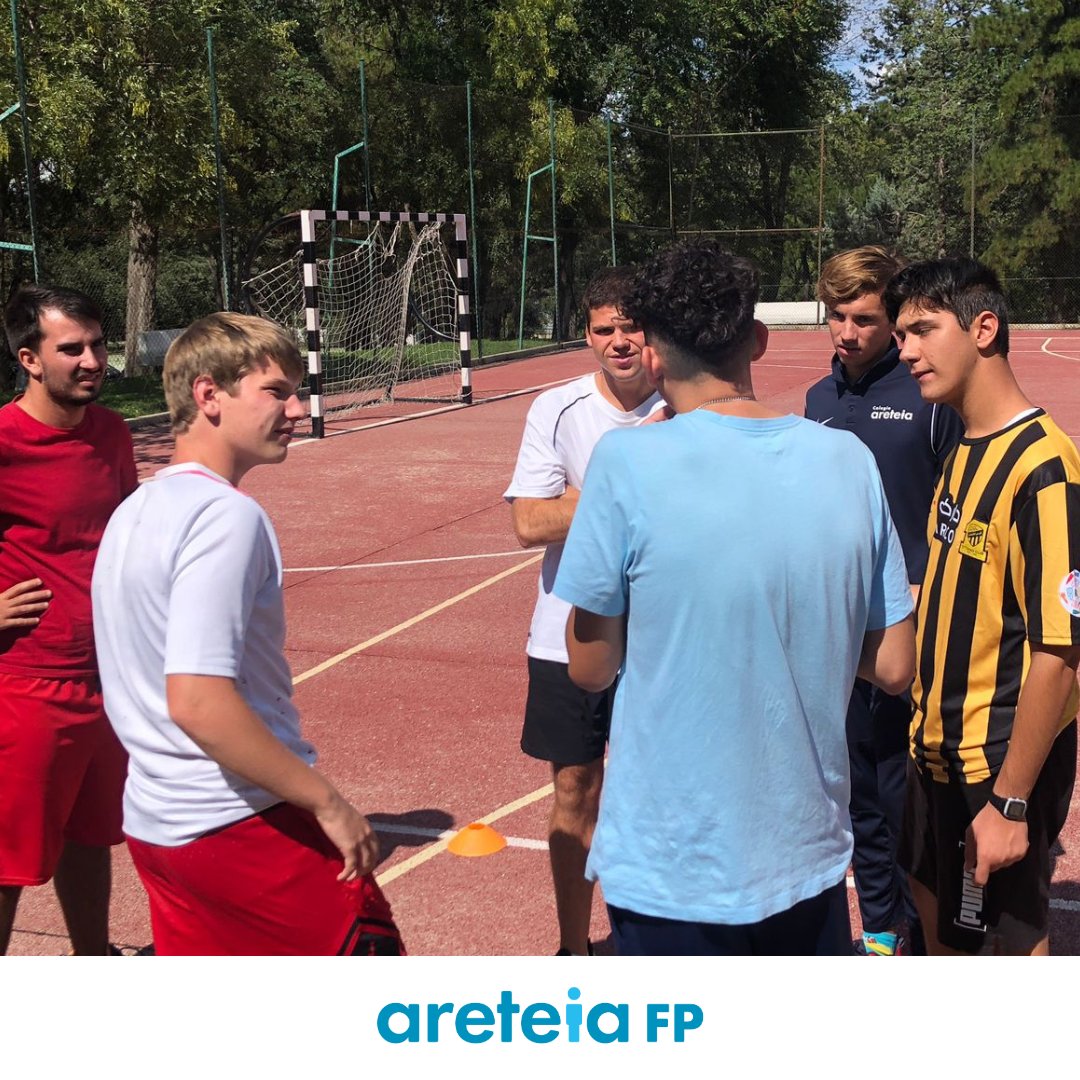 FP_Areteia's tweet photo. 🌟 ¡Fortaleciendo el trabajo en equipo desde el primer día! 🤝💪 https://t.co/GrRY9UfJiX