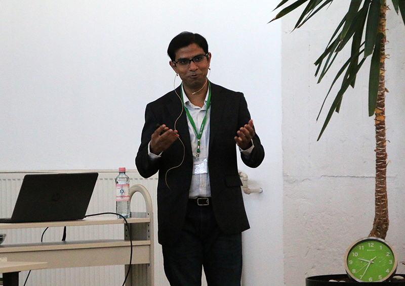 PicoQuant's tweet photo. The last day of our annual single molecule workshop #WS28 has started with a great audience and a talk by inivted speaker Bidyut Sarkar. Today we will also announce the winners of our student ward 🏆 https://t.co/YWFBkWozEi