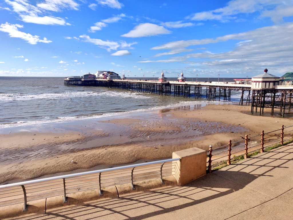 iwaswaylaid's tweet photo. Wow! Where has that year gone! #moztour #sep2022 #onthisday #blackpool https://t.co/eiZXD7jhBM