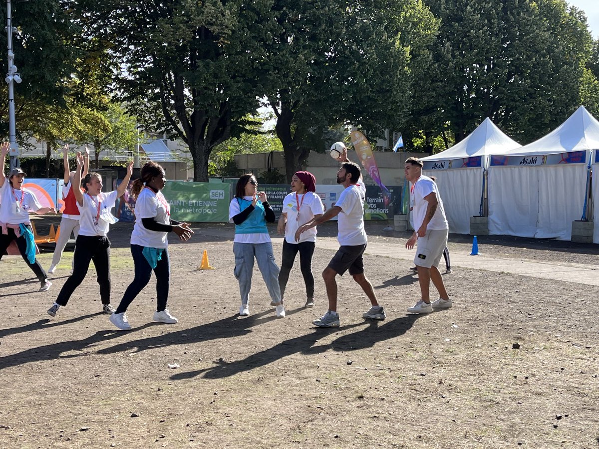 Stade Vers l’#Emploi #Rugby : tous les participants sont à fond avec les bénévoles de la Ligue et les conseillers Pôle emploi 👏
⁦<a href="/SteMetropole/">Saint-Étienne Métropole</a>⁩ ⁦<a href="/FranceRugby/">France Rugby</a>⁩ ⁦<a href="/Paris2024/">Paris 2024</a>⁩ ⁦@poleemploi_ara⁩