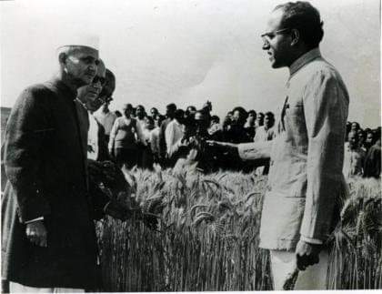 hrprabhakar2003's tweet photo. हरित क्रांति के जनक डॉक्टर एम. एस. स्वामीनाथन जी को शत शत नमन, विनम्र श्रद्धांजलि। कृषि क्षेत्र में योगदान के लिए देश हमेशा आपका ऋणी रहेगा। 💐💐🙏.
#drmsswaminathan @mssrf @msswaminathan https://t.co/qzdrESQ4WJ