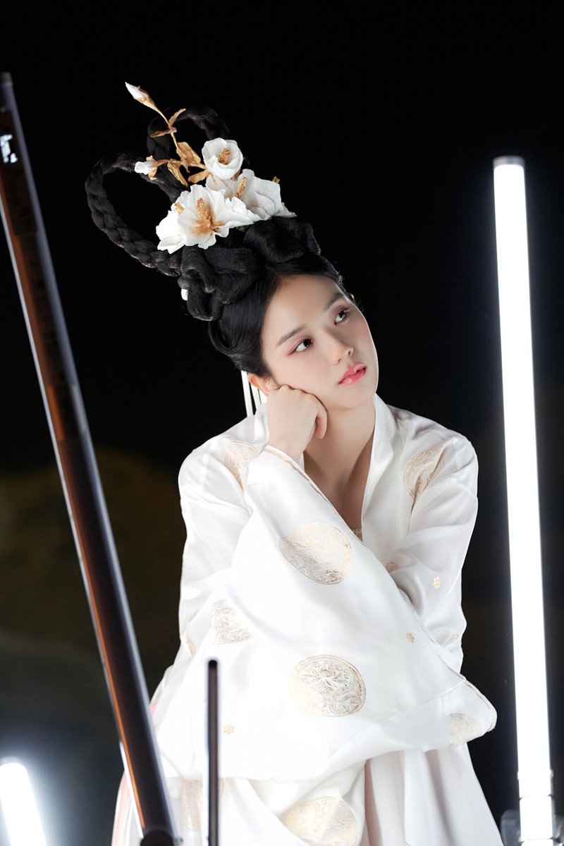 Clarievia's tweet photo. จีซูสวยมาก ในบทของเทพธิดา ภาพยนตร์เรื่อง Dr. Cheon and Lost Talisman https://t.co/KN5ChNBu4m