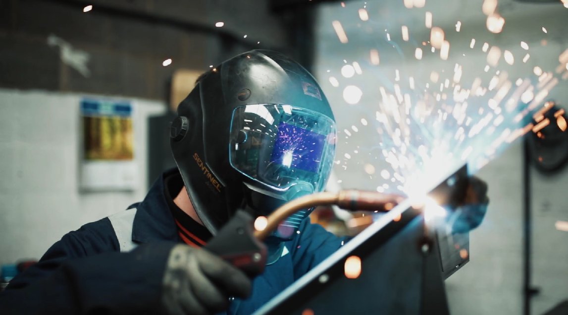 It's #National Manufacturing Day!

If you type "Manufacturing" into the keyword search into the @IFAteched apprenticeship search 104 different standards show up.

An apprenticeship is a great way to introduce new talent into the manufacturing industry.

instituteforapprenticeships.org/apprenticeship…