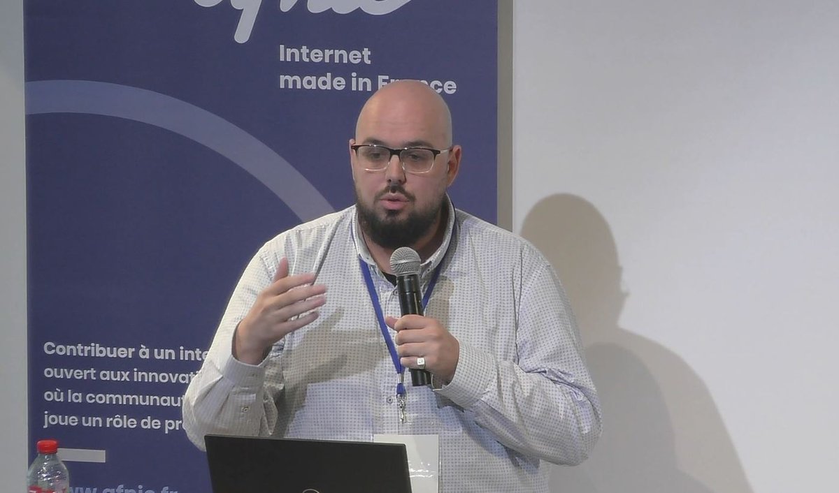AFNIC's tweet photo. 🎬 Revivez en vidéo la #JCSA23 sur le thème "Spam et abus dans l’e-mailing : comment les prévenir et les réduire ?" avec notamment @signalspam @mailjet_fr et @brevo_france 

➡️ Toutes les présentations maintenant disponibles sur https://t.co/qqRXxCtty0

#Afnic #Spam #Abus #emails https://t.co/VaqpuksluR
