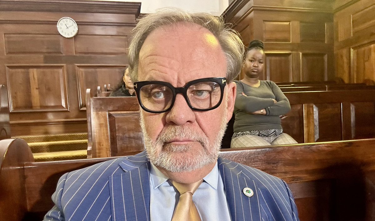 niehaus_carl's tweet photo. In the Supreme Court of Appeal now to support @PresJGZuma. @AdvDali_Mpofu is arguing the grounds for #PresidentZuma's urgent appeal. https://t.co/zNerhnoYi5