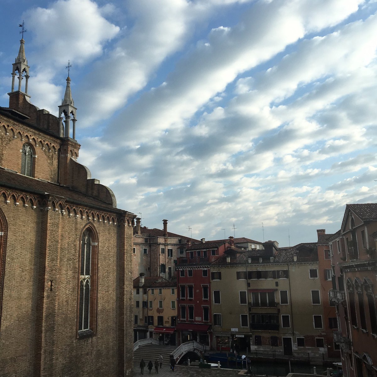 JillKerby's tweet photo. 2/ #MyRoomWithAView of the great #FrariBasilica #Venice @caldervenice @fabiani_roberto @PGJonesVenice @luisella_romeo https://t.co/zpnlWx4CzH