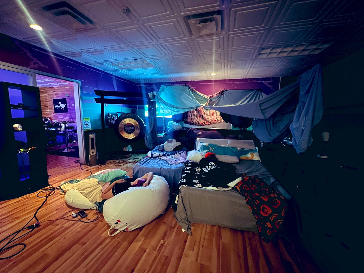 BlackKrystel's tweet image. Is it an office slumber party if you never sleep? 🫠  #onlysleep #scarealerts 

Twitch.tv/Roosterteeth